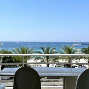 [SOLD] CANNES | CROISETTE | 3-Room 76 m2 | Terrace 11 m2 | Seafront