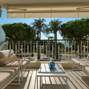 CANNES | Croisette | 3-room 60m2 apartment renovated