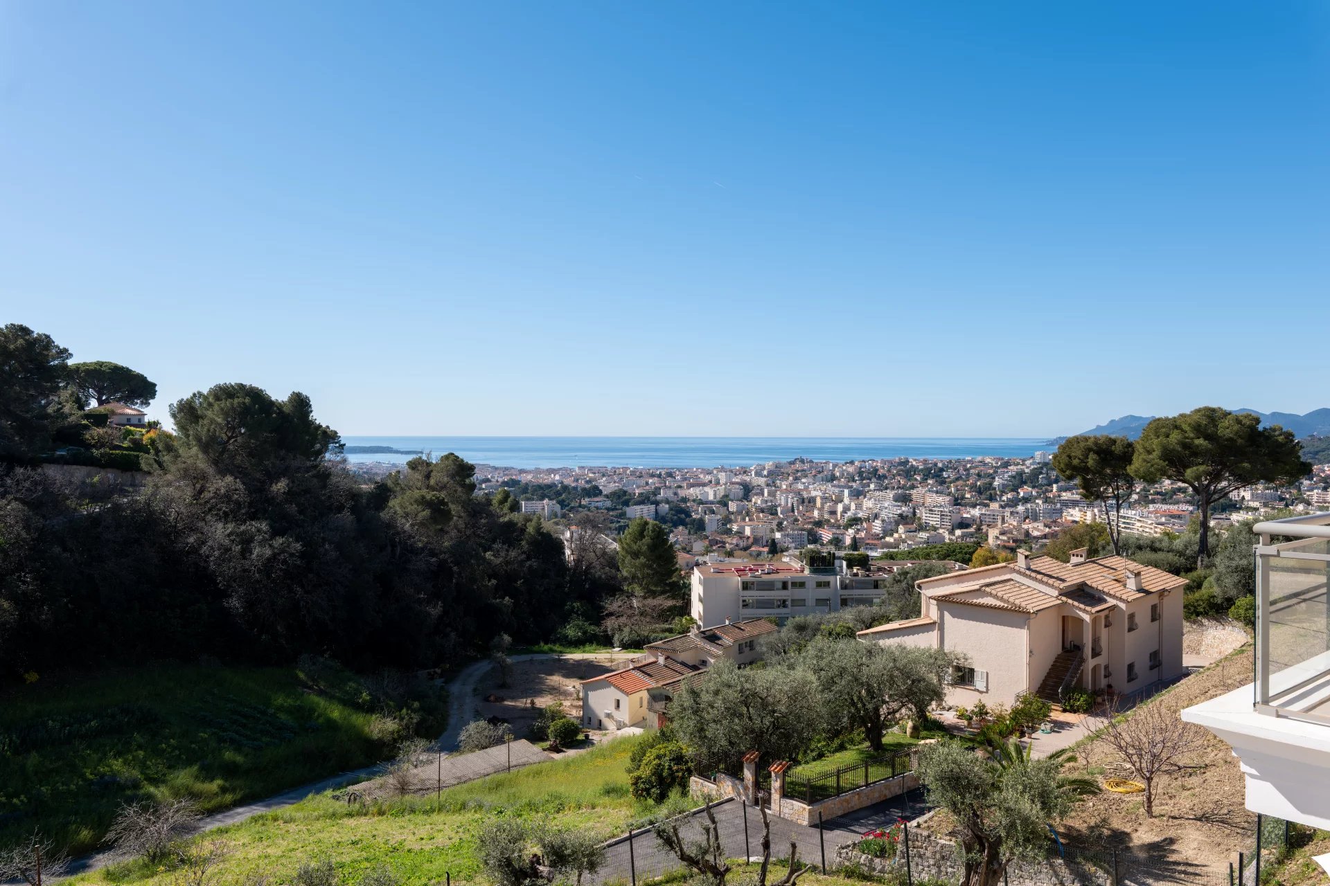 LE CANNET | New penthouse 157m2 with panoramic sea view