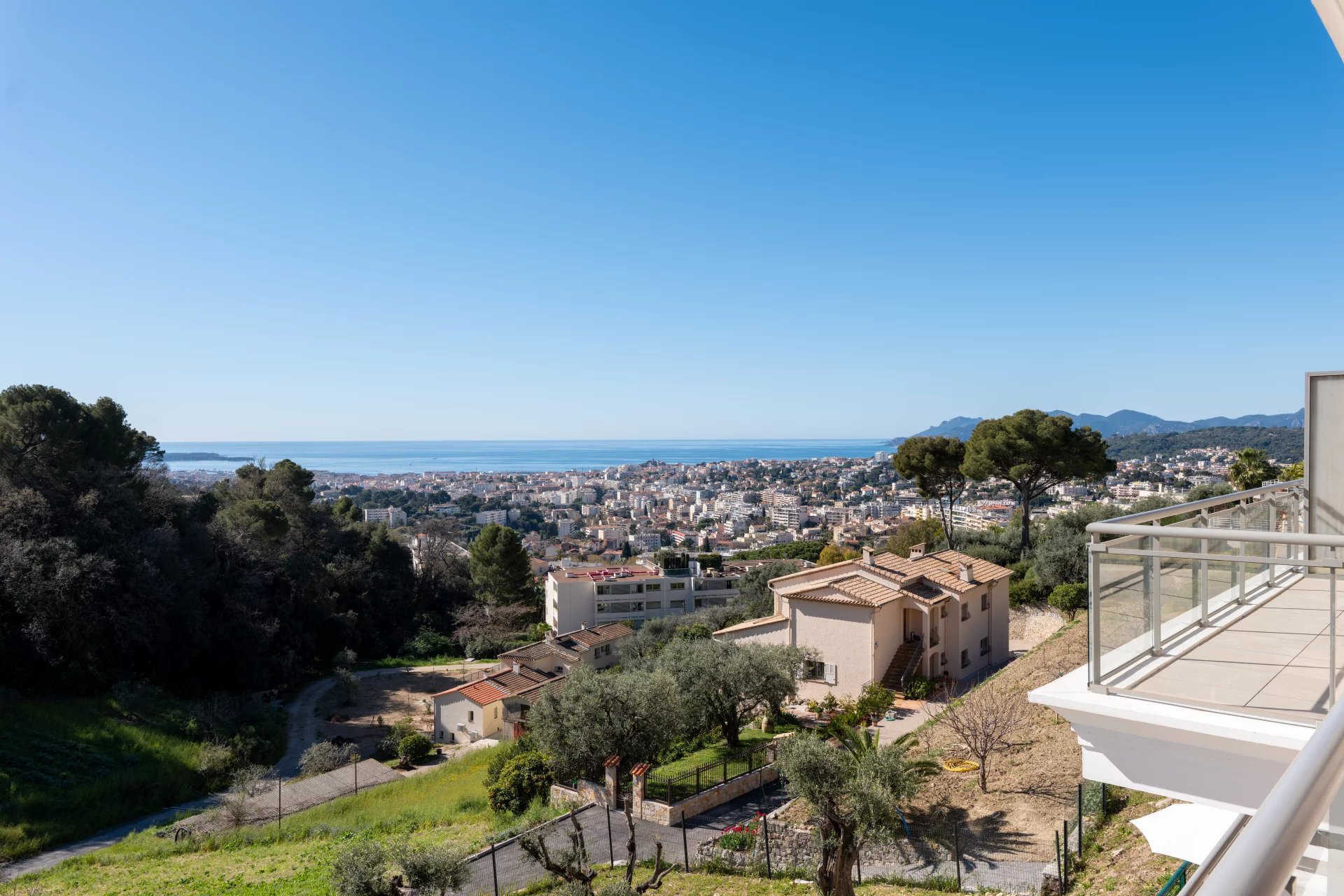 LE CANNET | New penthouse 157m2 with panoramic sea view – Image 4