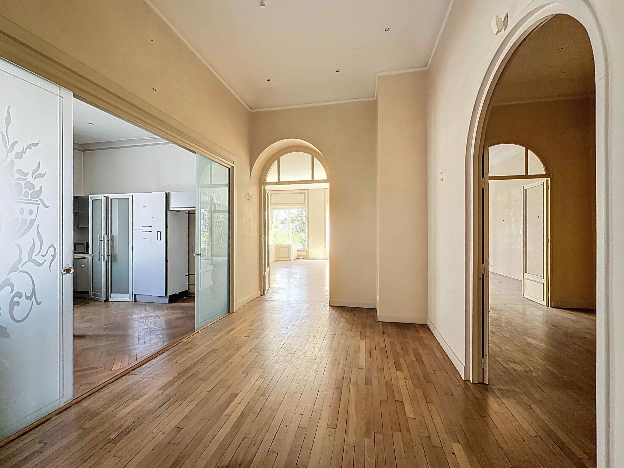 CANNES | Montrose | Bourgeois apartment of 339 m2 on the ground floor – Image 2