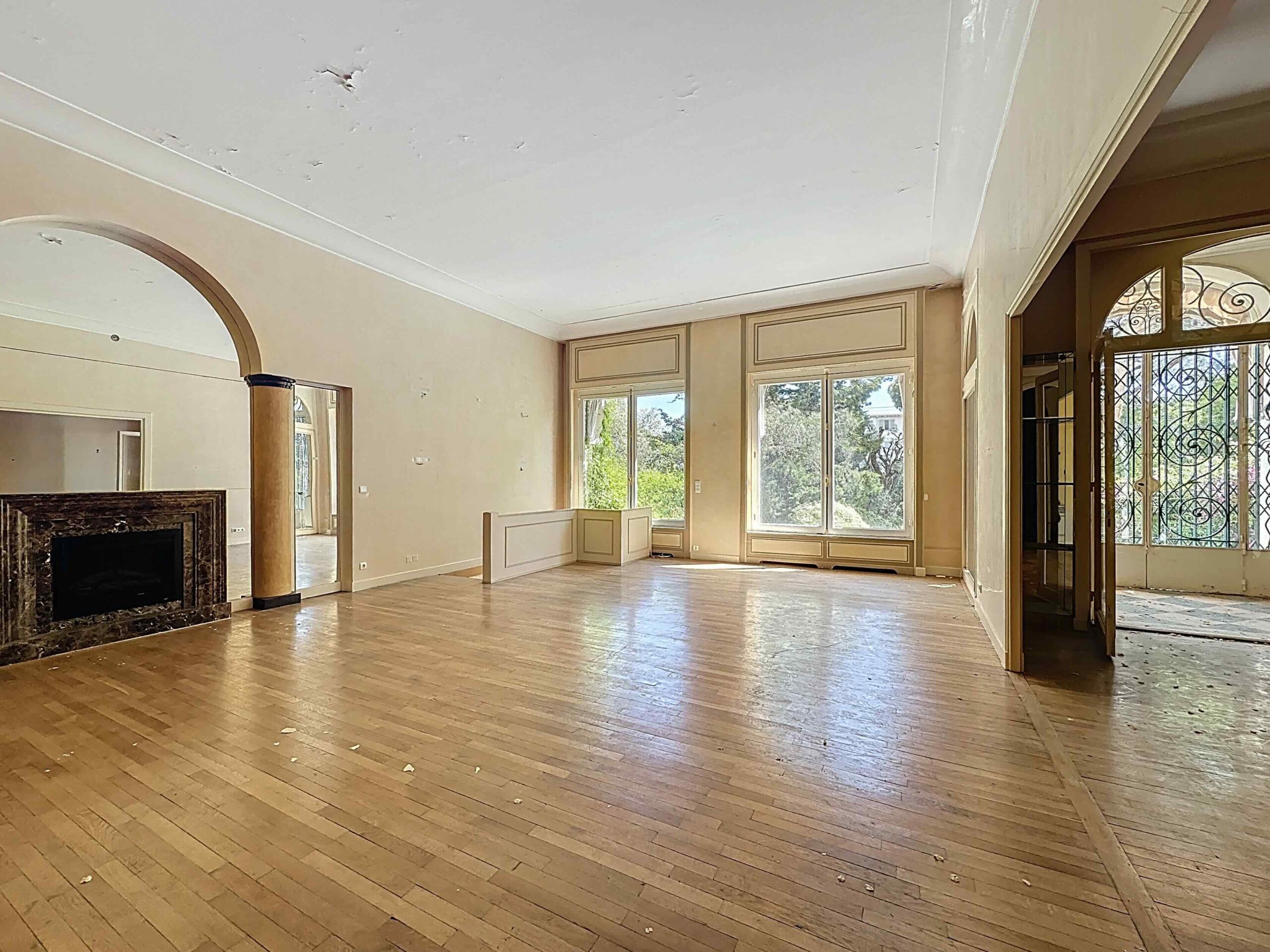 CANNES | Montrose | Bourgeois apartment of 339 m2 on the ground floor – Image 14