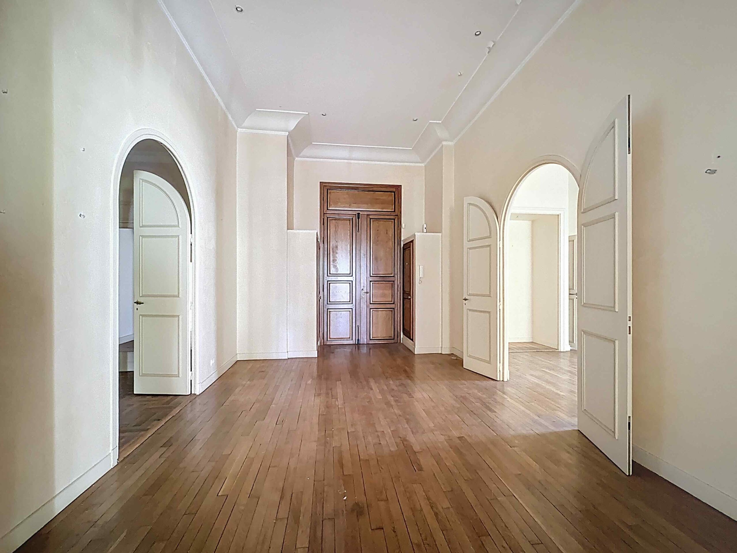 CANNES | Montrose | Bourgeois apartment of 339 m2 on the ground floor – Image 13