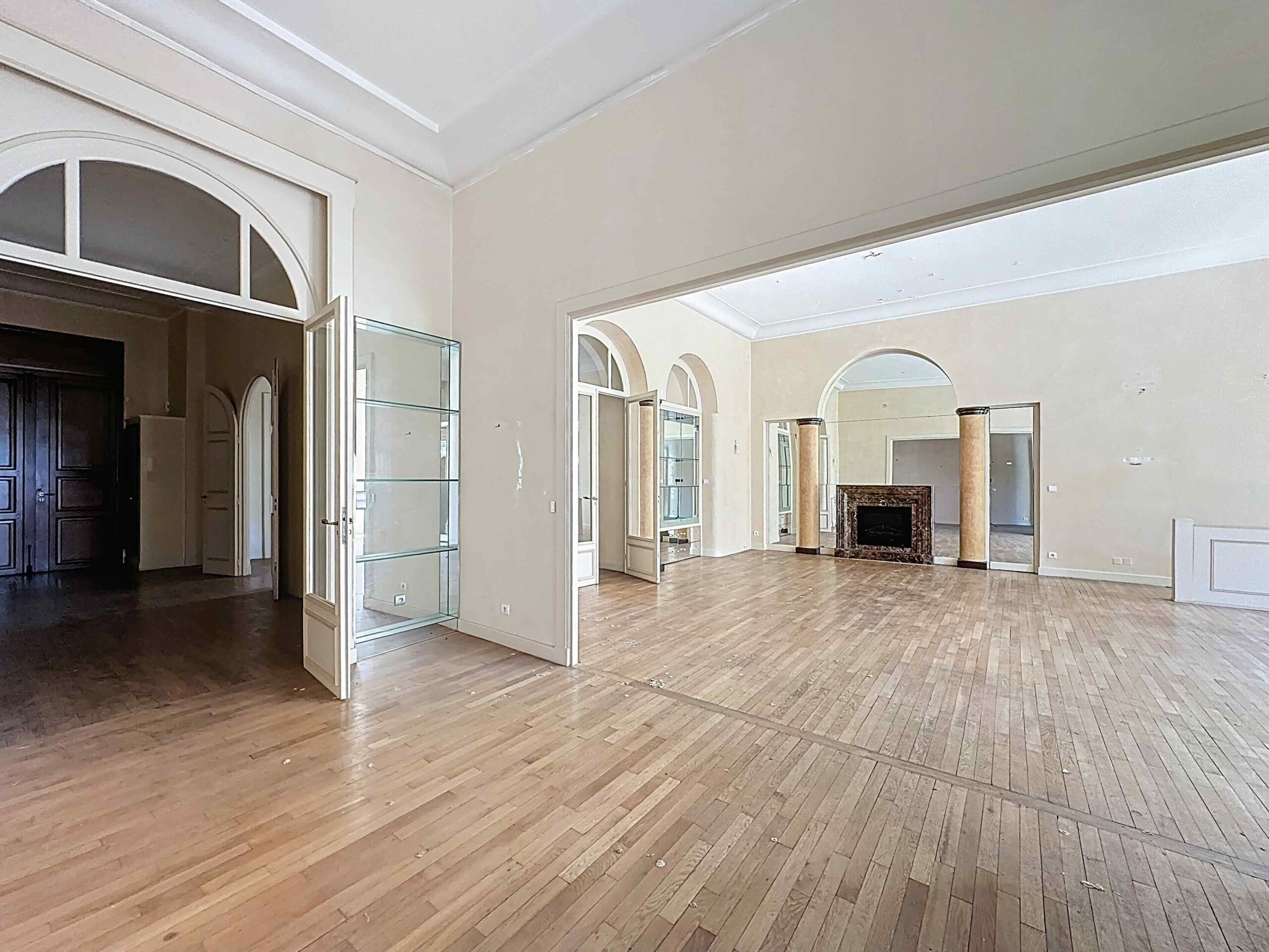 CANNES | Montrose | Bourgeois apartment of 339 m2 on the ground floor – Image 11