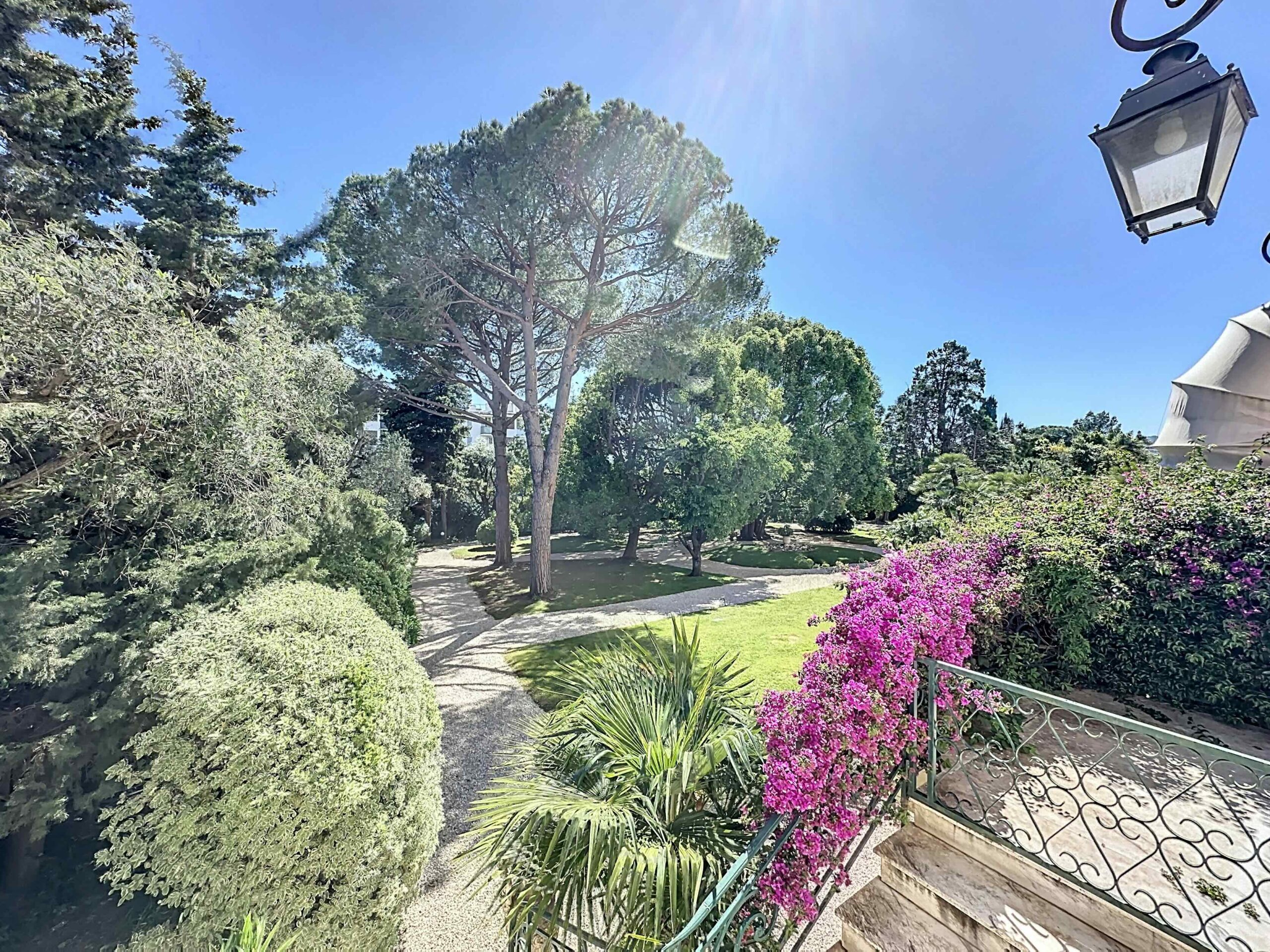 CANNES | Montrose | Bourgeois apartment of 339 m2 on the ground floor – Image 10