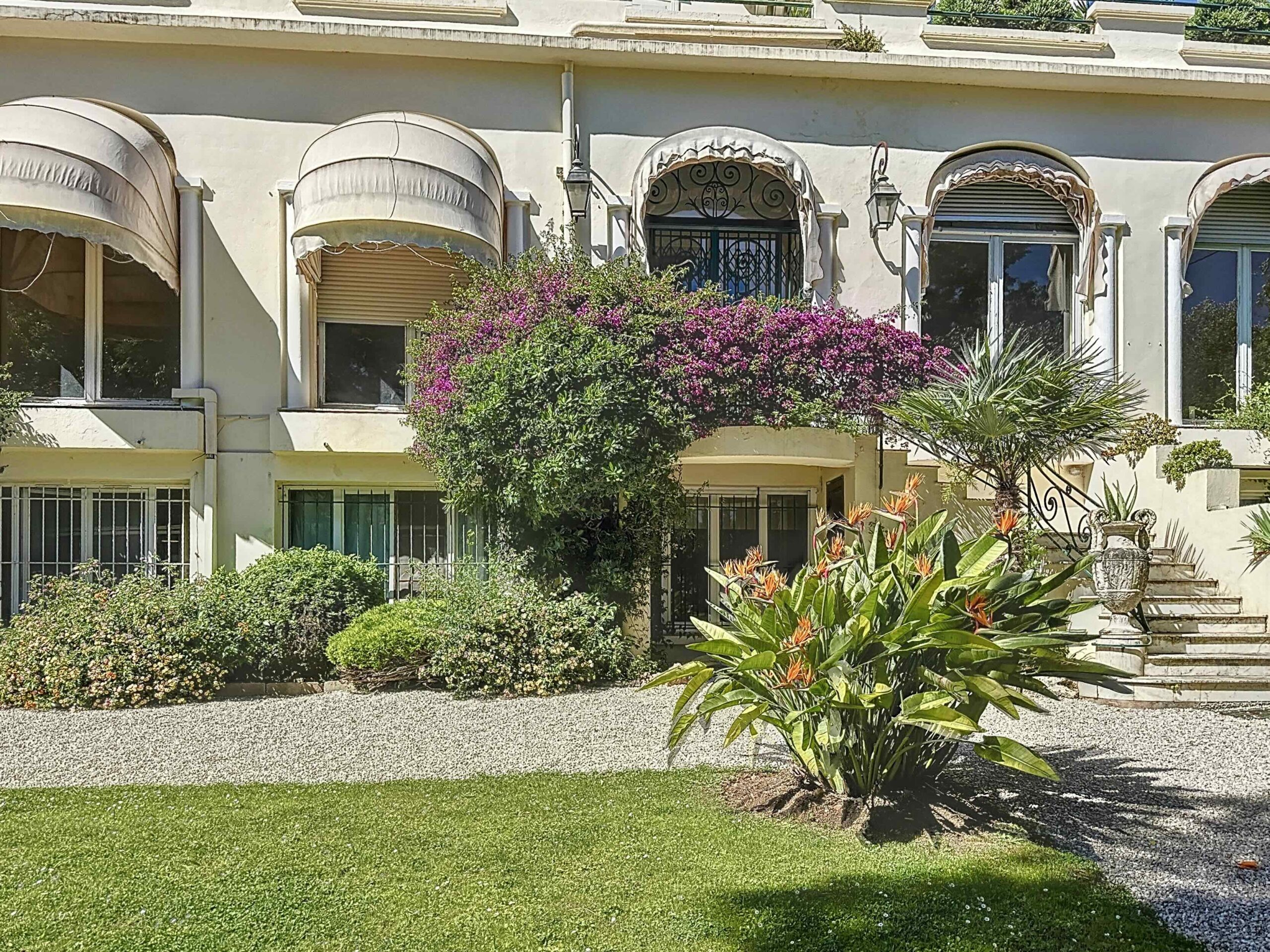 CANNES | Montrose | Bourgeois apartment of 339 m2 on the ground floor – Image 4