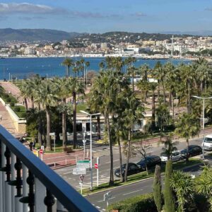 CANNES | Croisette Palm Beach | 3-Room apartment of 62 m2 | 2 Terrace | Sea View | Garage | Cellar