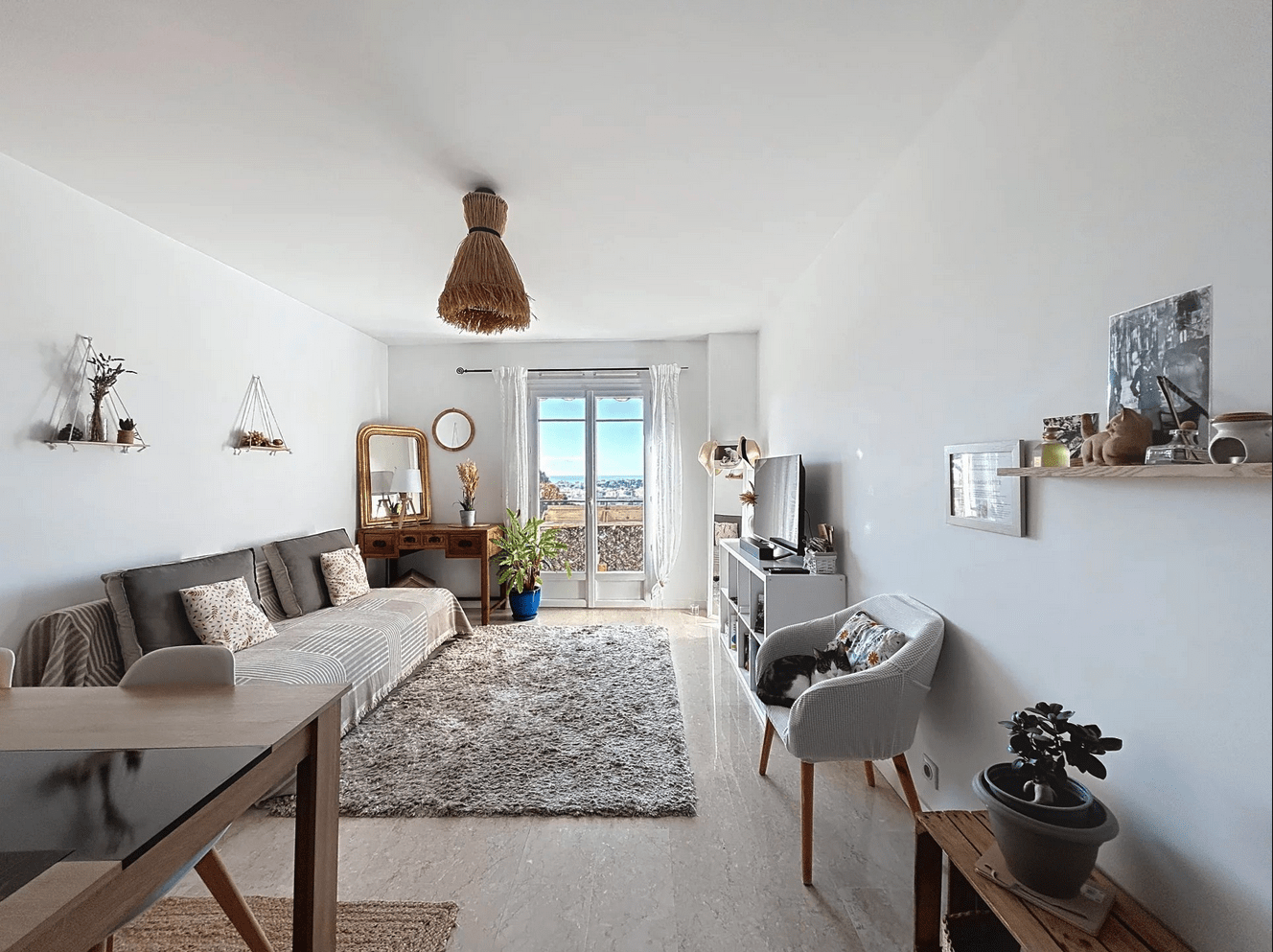 LE CANNET | Historic Center | 2-Room 48m2 | Sea View | Parking – Image 3