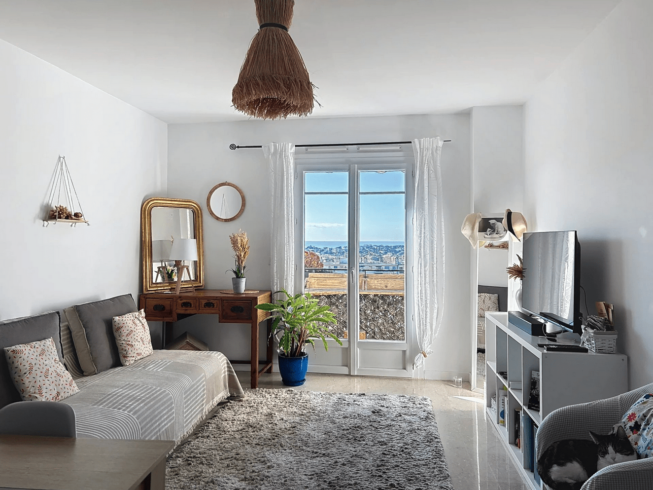 LE CANNET | Historic Center | 2-Room 48m2 | Sea View | Parking – Image 4