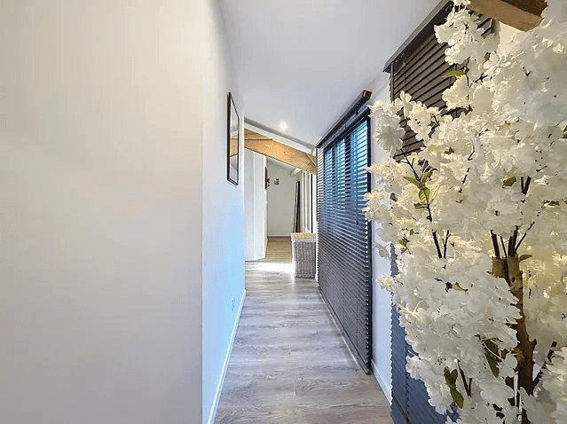 LE CANNET | Historic Center | Top Floor 4-Room Duplex 112m2 – Image 6