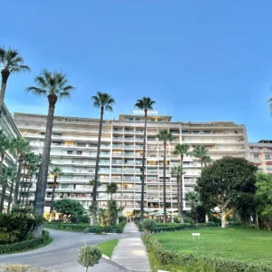 CANNES | Croisette | 3-Room 85 sqm | Fully Renovated | Terrace