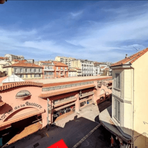 CANNES | Forville Market | Top Floor | 2-room Apartment 42m2