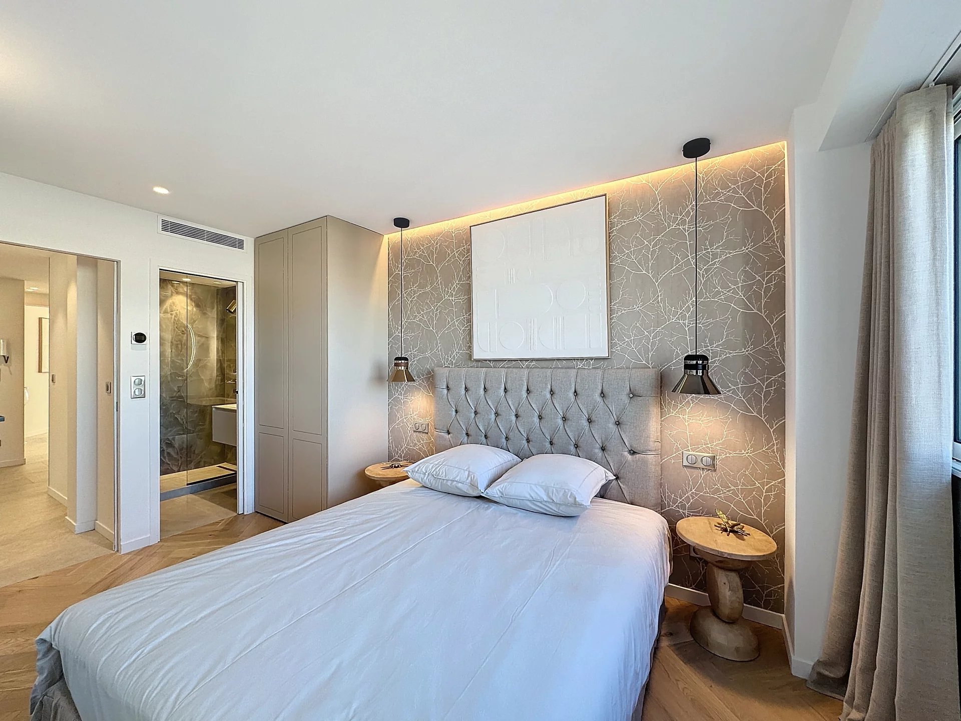 CANNES | Croisette | 4-room 107m2 | Terrace 12m2 | Sea View – Image 5