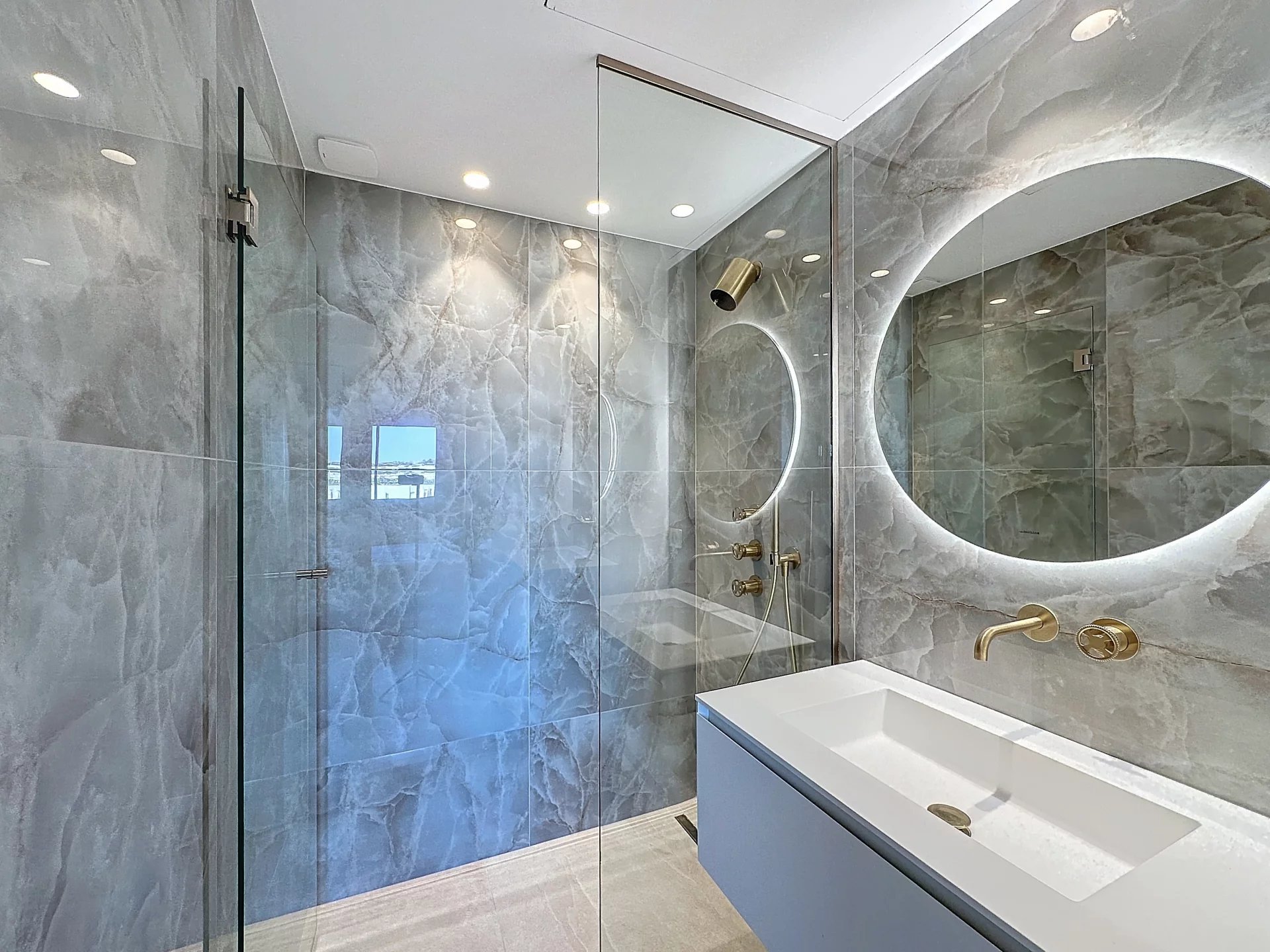 CANNES | Croisette | 4-room 107m2 | Terrace 12m2 | Sea View – Image 4