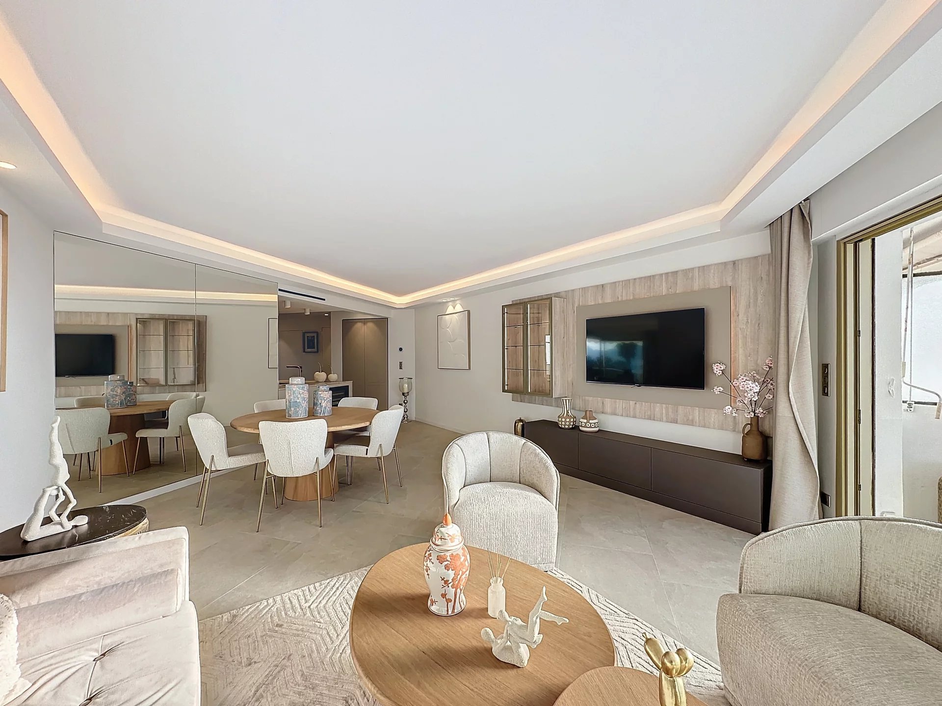 CANNES | Croisette | 4-room 107m2 | Terrace 12m2 | Sea View – Image 13