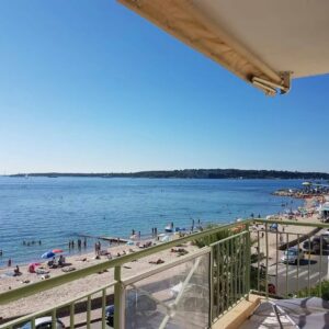CANNES | Palm Beach | Moure Rouge | 4-room 80m2 Apartment with Terrace 15m2 | Seafront | Parking