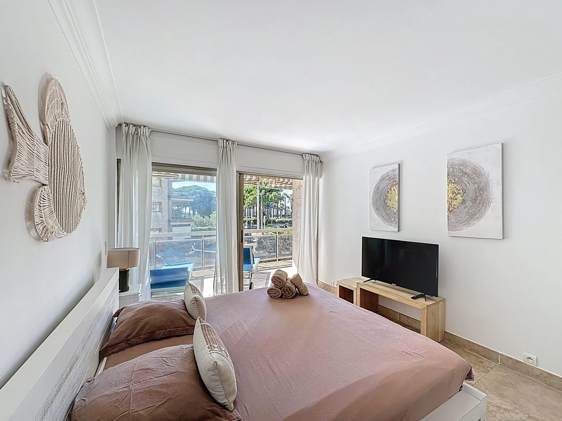 CANNES | Croisette Palm Beach | 3-Room apartment of 86 m2 + 19 m2 Terrace | Parking | Sea View – Image 10