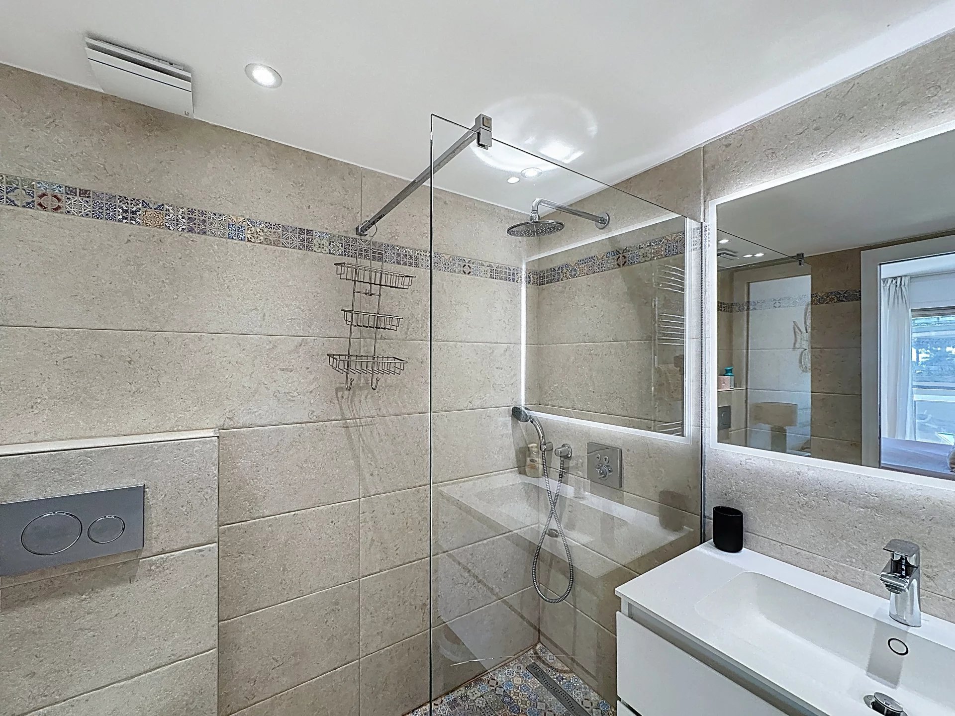 CANNES | Croisette Palm Beach | 3-Room apartment of 86 m2 + 19 m2 Terrace | Parking | Sea View – Image 11