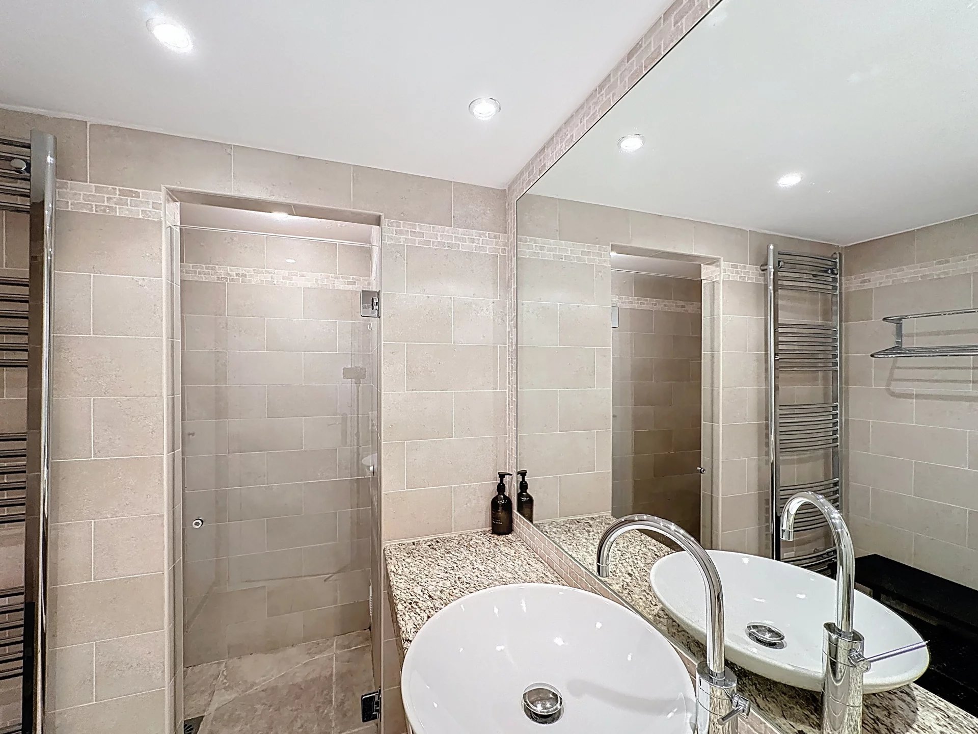 CANNES | Croisette Palm Beach | 3-Room apartment of 86 m2 + 19 m2 Terrace | Parking | Sea View – Image 13