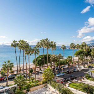 CANNES | Croisette | Renovated 78m2 Apartment with Terrace 15m2 | Panoramic Sea View | Parking | Cellar