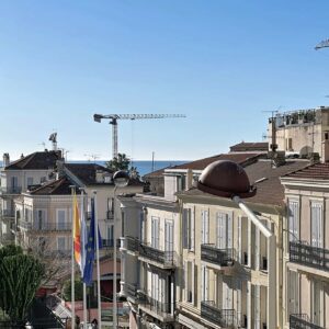 CANNES | Forville Market | Spacious South-Facing 4-room Apartment