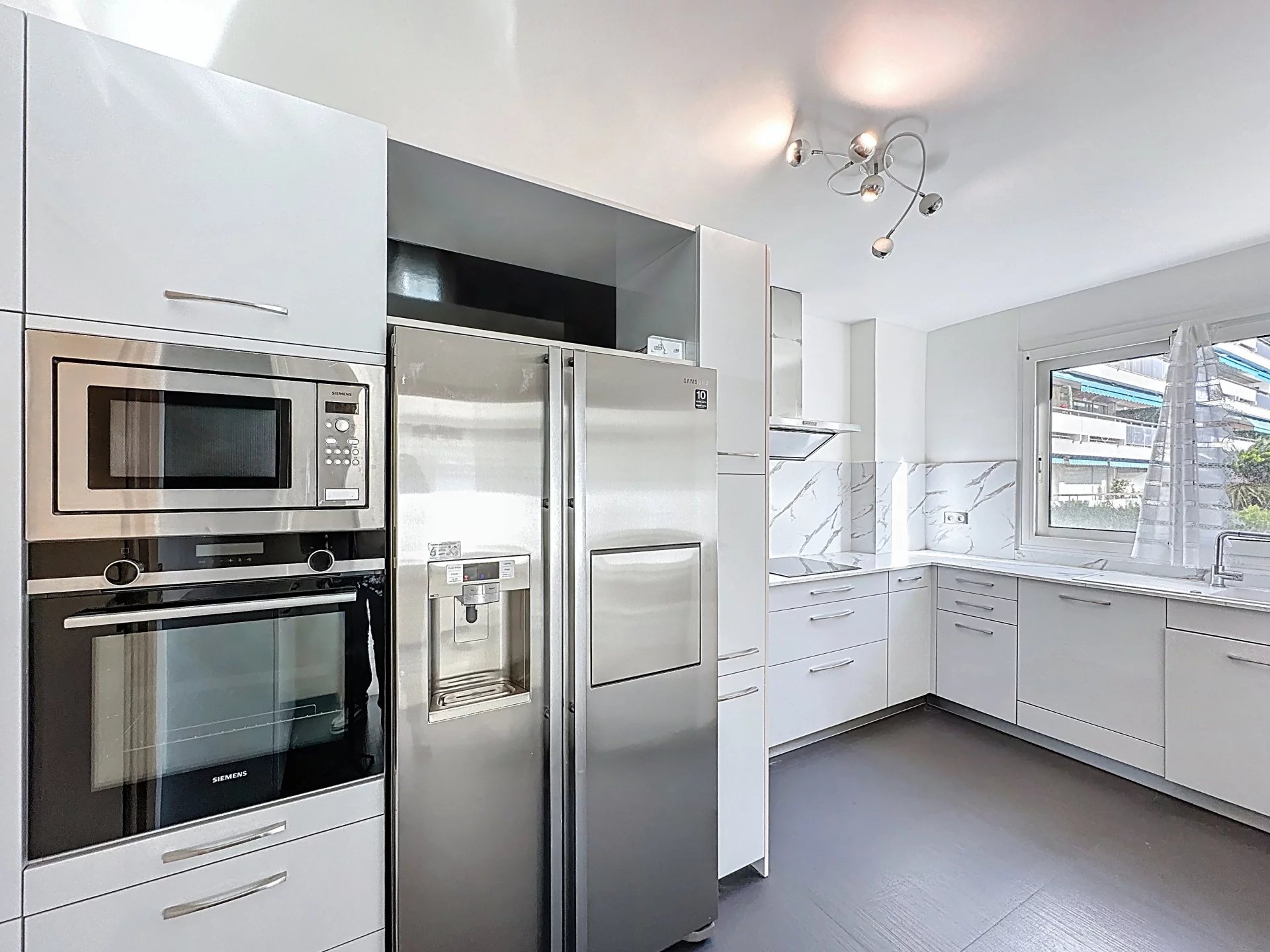 CANNES | Forville Market | Spacious South-Facing 4-room Apartment – Image 14