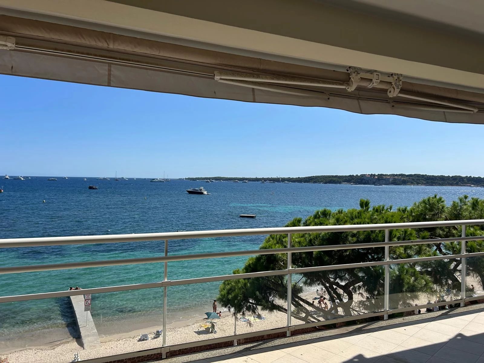 CANNES | Palm Beach | Moure Rouge | 4-room 118m2 Apartment with Terrace 28m2 | Seafront | Parking – Image 2