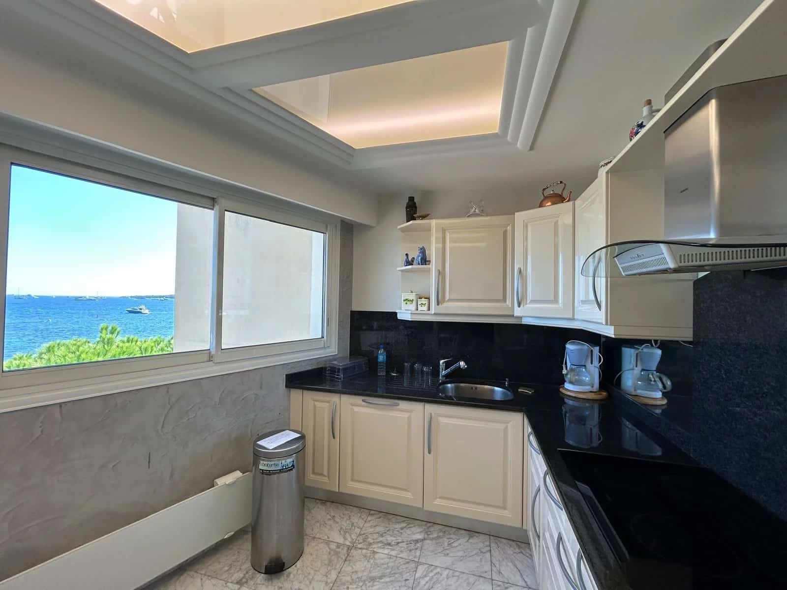 CANNES | Palm Beach | Moure Rouge | 4-room 118m2 Apartment with Terrace 28m2 | Seafront | Parking – Image 7