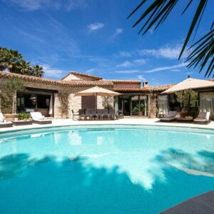 SAINT PAUL DE VENCE | Villa 490 m2 | 6 bedroom | 4,104 m2 Plot | Swimming Pool