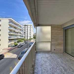CANNES | Palm Beach | 3-Room apartment of 65 m2 + 12 m2 Terrace | Parking