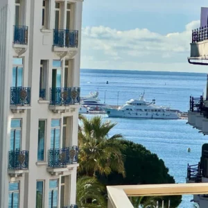 CANNES | Banane | 2-room 48m2 | Top Floor | Sea View Terrace | Parking (option)